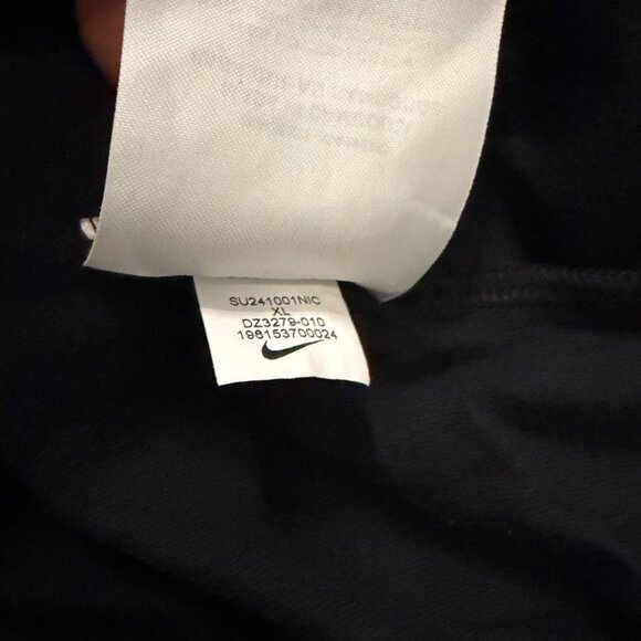 Nike Red Swoosh Logo Graphic Black T-Shirt Men’s Size XL - Picture 5 of 8